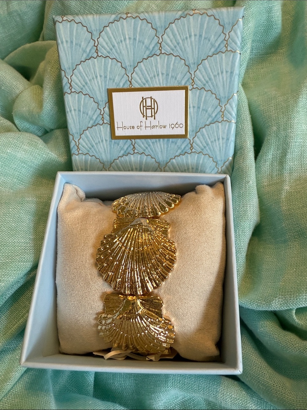 House of Harlow 1960 Gold Scallop Shell Stretch Link Bracelet